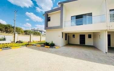 4 Bed House with En Suite at Syoukimau