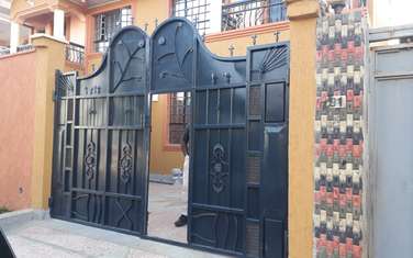 4 Bed Townhouse with En Suite in Roysambu Area