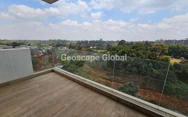 3 Bed Apartment with En Suite in Rosslyn