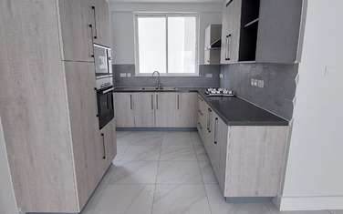 2 Bed Apartment with En Suite in Rhapta Road