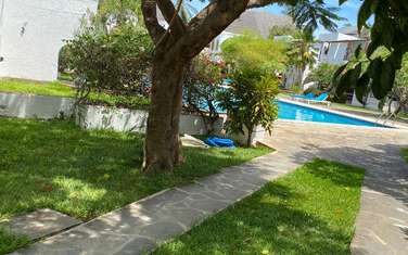 Studio Apartment with En Suite at Silversand Beach