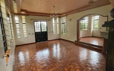4 Bed House with En Suite at Rosslyn