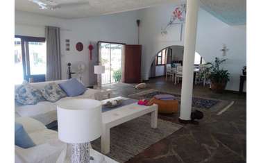 4 Bed House with En Suite in Ukunda