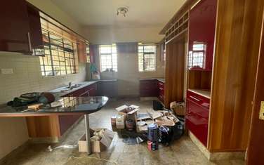 4 Bed Townhouse with En Suite in Kitisuru