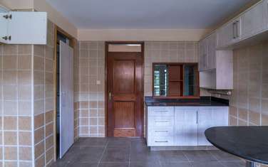 4 Bed Apartment with En Suite at Masanduku Lane