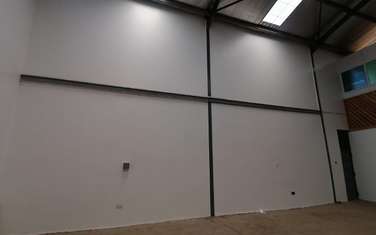 2,432 ft² Warehouse with Service Charge Included at Eastern Bypass