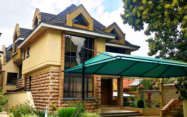 5 bedroom townhouse for rent in Lavington
