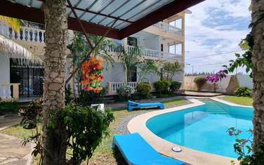 Serviced 1 Bed Apartment with En Suite at Serena
