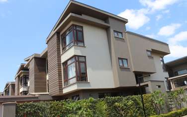 4 Bed Townhouse with En Suite at Near Wilson Airport