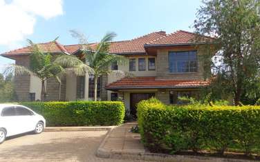 4 Bed Townhouse with En Suite at Near Galleria