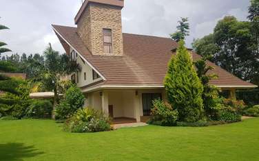 4 Bed House with En Suite in Ridgeways