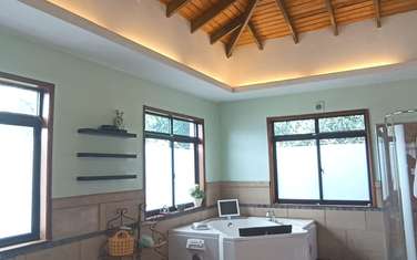 5 Bed Townhouse with En Suite in Lavington