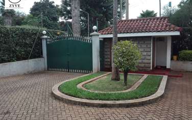 6 Bed House with En Suite at Old Runda