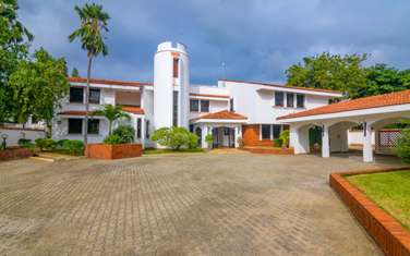 5 Bed House with En Suite in Nyali Area