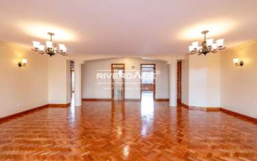 3 Bed Apartment with En Suite in Brookside