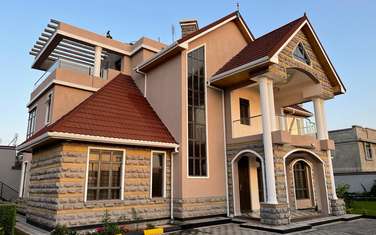 5 Bed Townhouse with En Suite at Kiu River Rd
