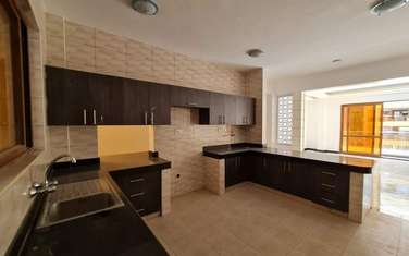 3 Bed Apartment with Aircon in Kizingo