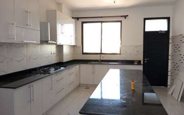 4 Bed Apartment with Aircon at Links Road