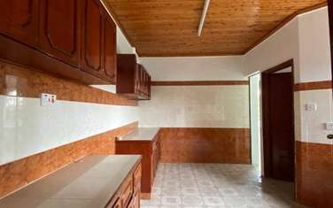 3 Bed Apartment with En Suite in Rhapta Road