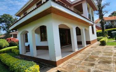 4 Bed House with En Suite in Lavington