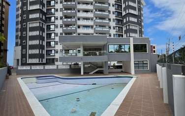 Serviced 3 Bed Apartment with En Suite at Reef Hotel