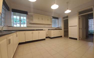 4 Bed Apartment with En Suite at Old Muthaiga Near Gigiri