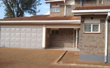 5 Bed Villa with En Suite in Runda