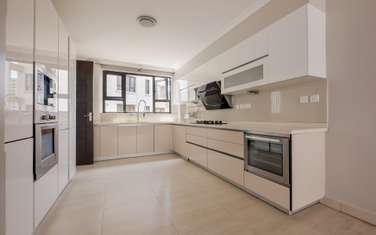 3 Bed Apartment with En Suite in Riverside