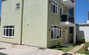 4 Bed Townhouse with En Suite at Greenspot