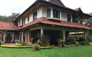 5 Bed Townhouse with Swimming Pool in Rosslyn