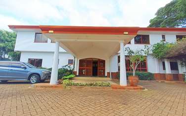 5 Bed House with En Suite at