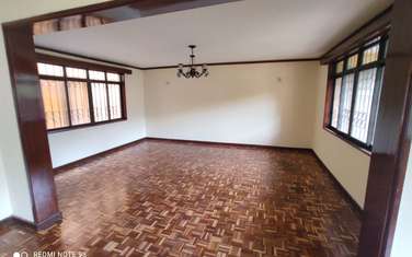 5 Bed House with Garden in Lavington