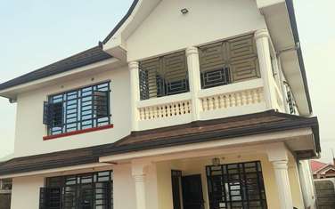 4 Bed Villa with En Suite at Membley
