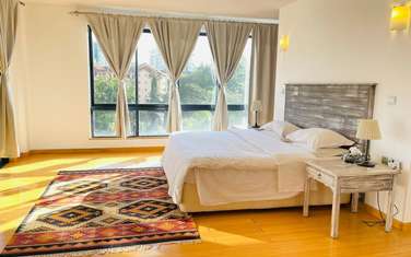 Serviced 3 Bed Apartment with En Suite in Brookside