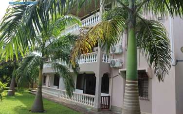 Serviced 2 Bed Apartment with Aircon in Diani