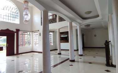 6 Bed House with En Suite in Nyari