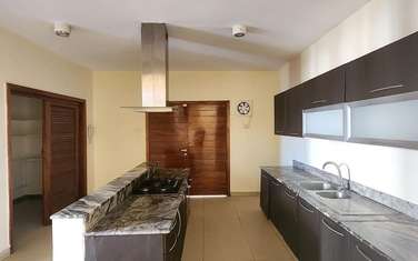 5 Bed Townhouse with En Suite in Lavington