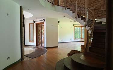 4 Bed Townhouse with En Suite in Lake View