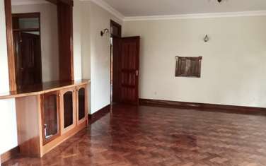 6 Bed House with Swimming Pool in Runda