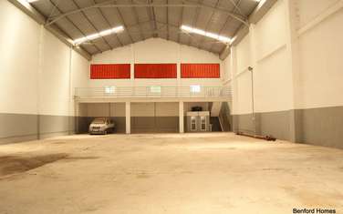 6000 ft² warehouse for rent in Mtwapa