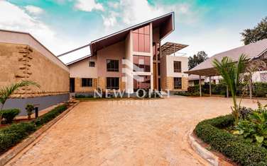 5 Bed Villa with En Suite in Karen