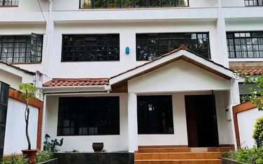 5 Bed Townhouse  in Brookside