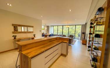 Furnished 4 Bed Apartment with En Suite in Spring Valley