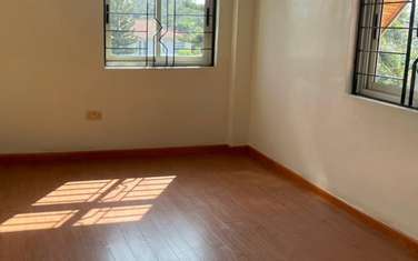 5 Bed Townhouse with En Suite in Ridgeways