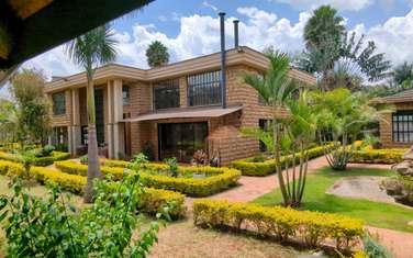 5 Bed Villa with En Suite at Nyari West