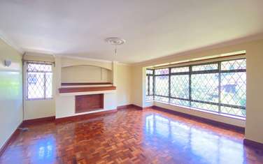 5 Bed Townhouse with En Suite in Spring Valley