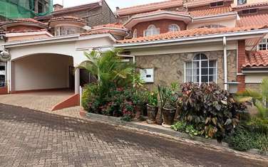 5 Bed Townhouse with Swimming Pool in Riverside