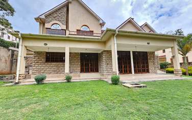 4 Bed House with En Suite in Rosslyn