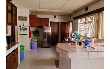 4 Bed House with Garage in Thome