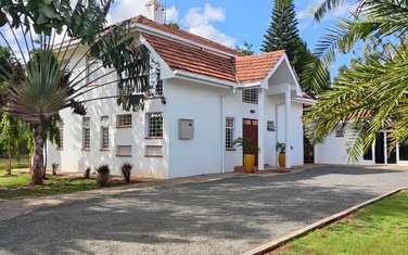 4 Bed House with En Suite at Sinai Court